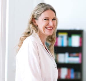 Dr. Iris Zachenhofer Unsere Autorin Dr. Iris Zachenhofer