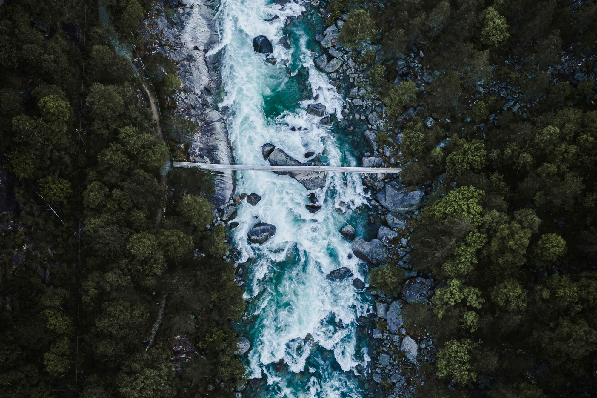 Fließendes Wasser als Symbol für die Lehren von Heraklit